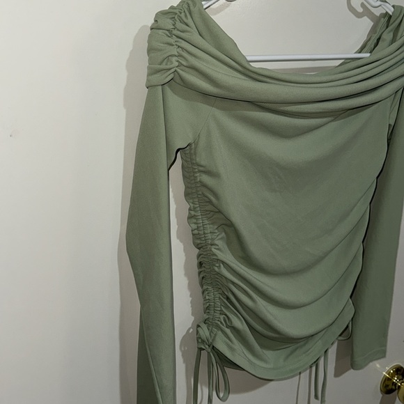 ZARA Long Sleeve Top 💚 - Picture 3 of 4